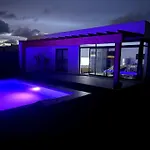 + Piscina Independiente *
