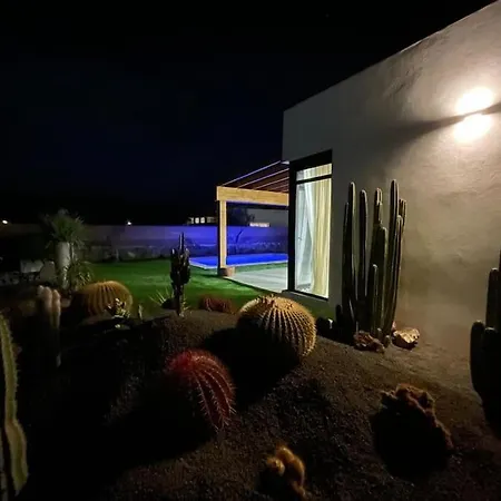 + Piscina Independiente Villa