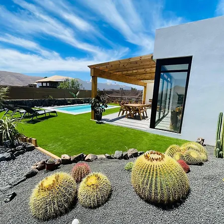 + Piscina Independiente *