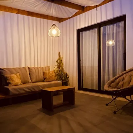 + Piscina Independiente Villa