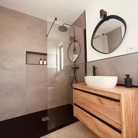 + Piscina Independiente Villa