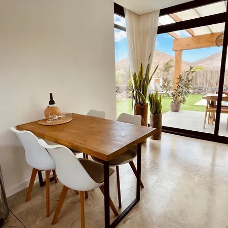 Villa + Piscina Independiente *