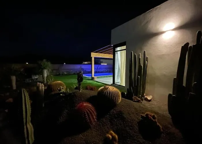 + Piscina Independiente Villa