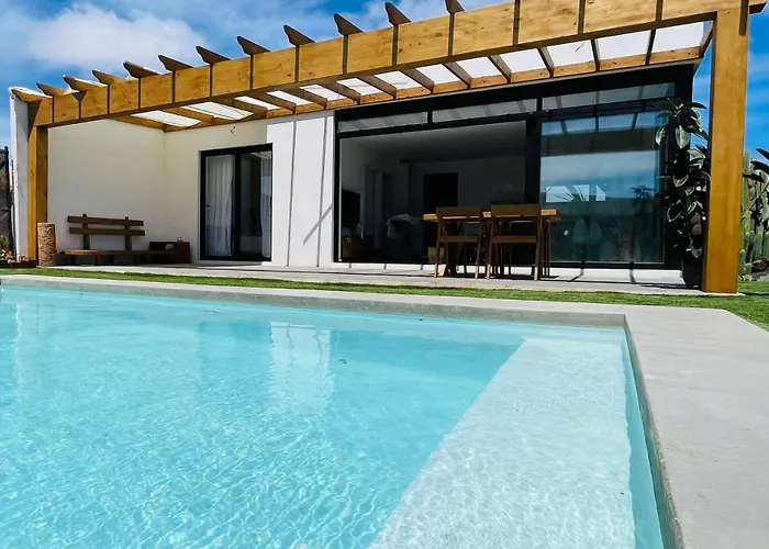 + Piscina Independiente Villa