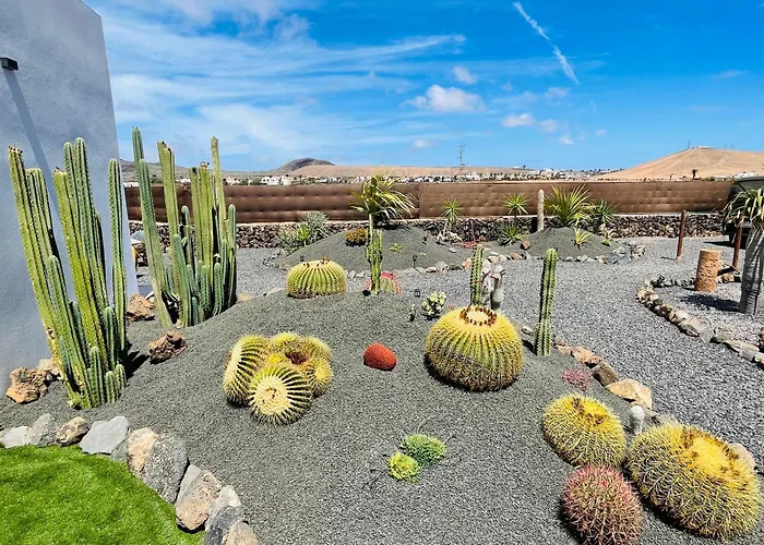 Villa + Piscina Independiente