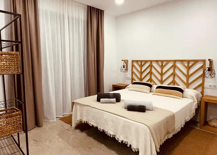 + Piscina Independiente * La Oliva