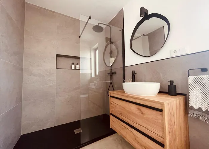 + Piscina Independiente Villa