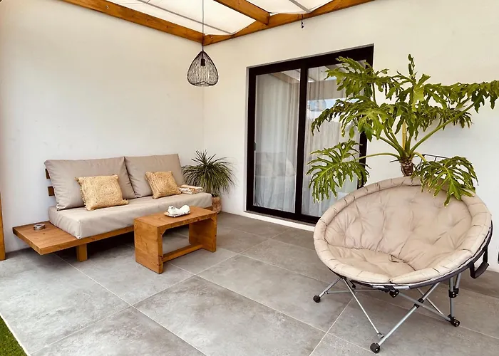 + Piscina Independiente Villa