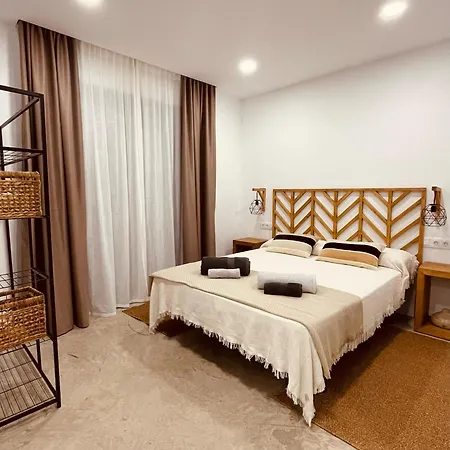 + Piscina Independiente * ラ・オリーバ