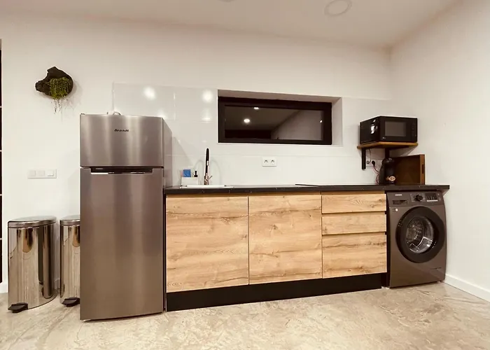 + Piscina Independiente Villa